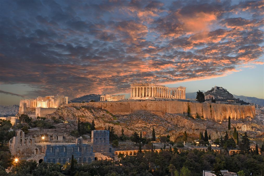 Oggi andiamo per locali, nella splendida Atene.