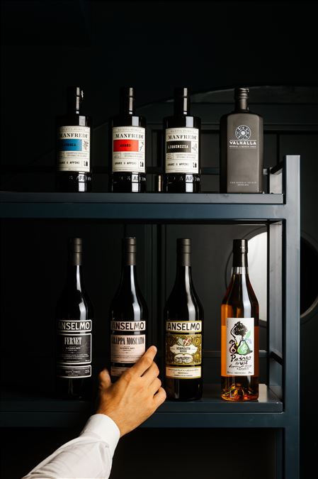 ...Sono i cosiddetti “all day outlet”: luoghi che nascono per diventare compagni di viaggio dall’alba fino a notte fonda.