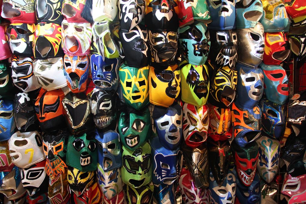 Le variopinte maschere dei lottatori messicani